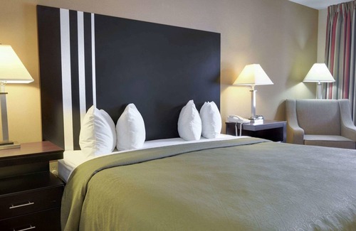 Clarksville Hotel | Quality Inn & Suites