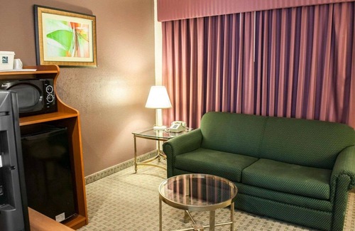 Pike Hotel | Quality Inn & Suites