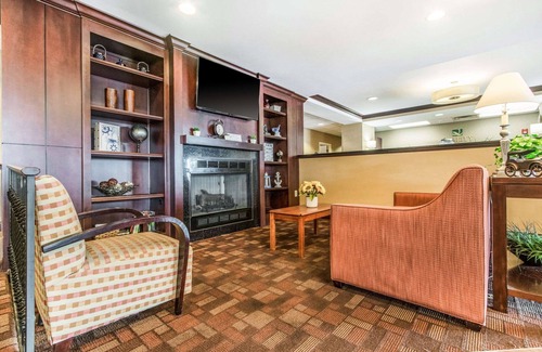 Greendale Hotel | Quality Inn & Suites