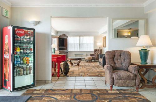 Manistique Hotel | Quality Inn & Suites