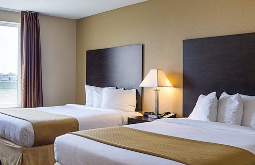 Minot Hotel | Quality Inn & Suites
