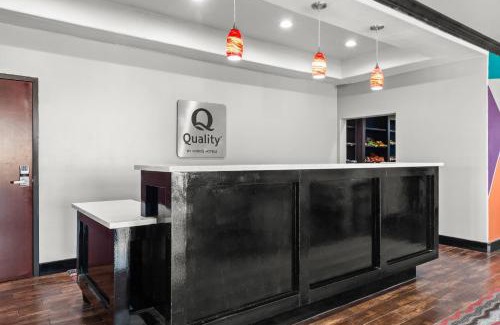 Pearsall Hotel | Quality Inn & Suites