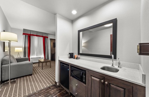 Pearsall Hotel | Quality Inn & Suites