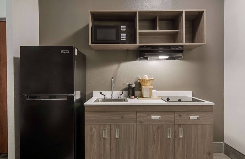 Bellmead Hotel | Quality Inn & Suites