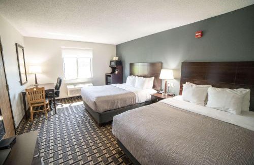 Watertown Hotel | Quality Inn & Suites Watertown near Prairie Lakes Ice Arena