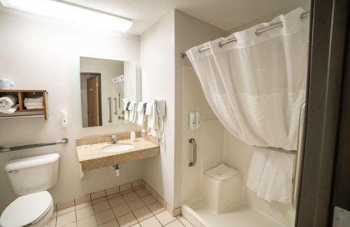 Watertown Hotel | Quality Inn & Suites Watertown near Prairie Lakes Ice Arena