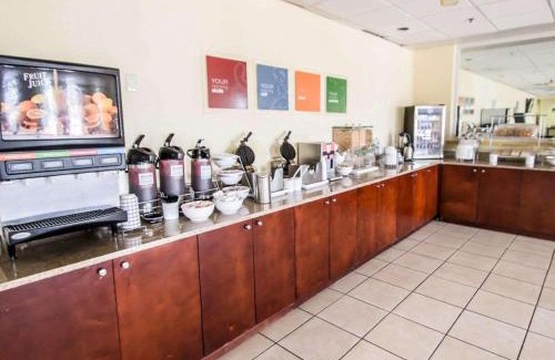 Fairview Shores Hotel | Quality Inn & Suites Winter Park Village Area