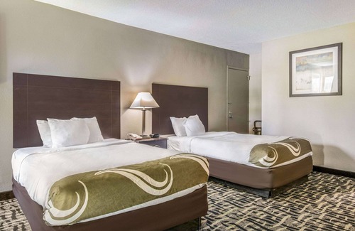 East York Hotel | Quality Inn & Suites York East