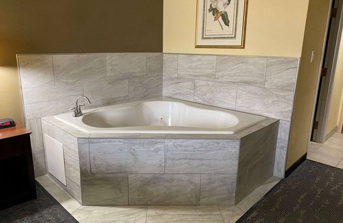 Toledo Hotel | Quality Inn Toledo