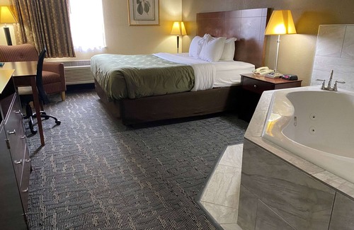 Toledo Hotel | Quality Inn Toledo