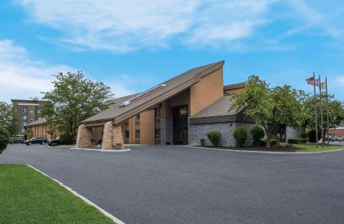 Toledo Hotel | Quality Inn Toledo Westgate