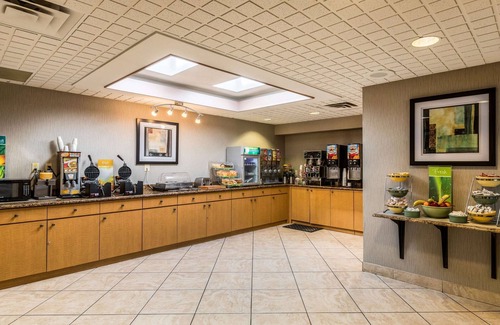 Lansing Hotel | Quality Inn University