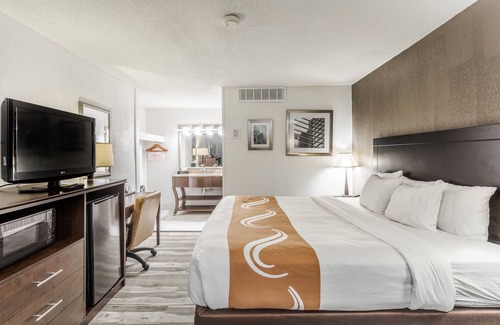 Lansing Hotel | Quality Inn University