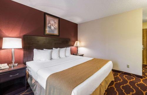 Kearney Hotel | Quality Inn