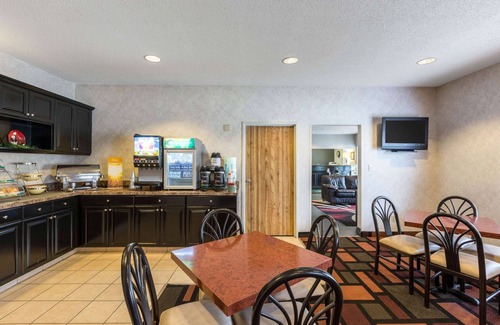 Kearney Hotel | Quality Inn