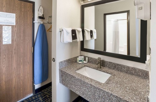 Rochelle Hotel | Quality Inn