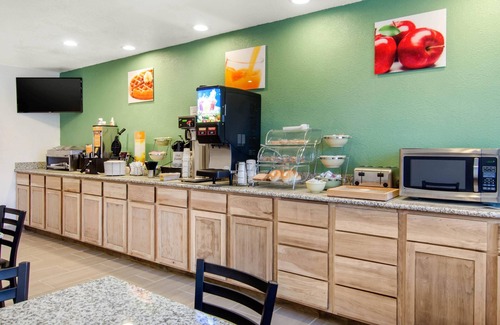 Russell Hotel | Quality Inn