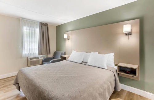 Smoketown Hotel | Quality Inn