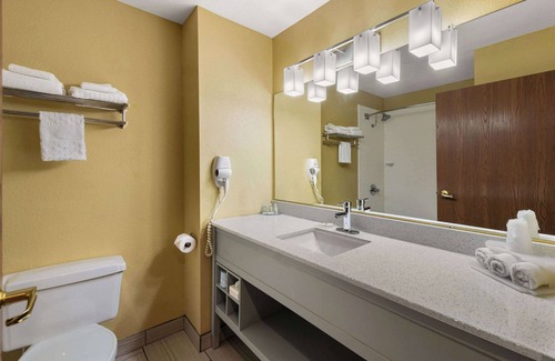 Warrensburg Hotel | Quality Inn