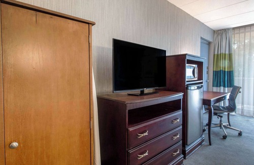 West Springfield Hotel | Quality Inn West Springfield