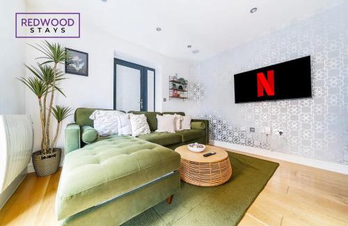 Camberley Apartment | QUALITY SERVICED APARTMENTS IN CAMBERLEY TOWN CENTRE, FREE WiFi, PERFECT FOR BUSINESS STAYS, FAMILIES, RELOCATIONS, EXTENDED STAYS, AND EMERGENCY ACCOMMODATION by REDWOOD STAYS