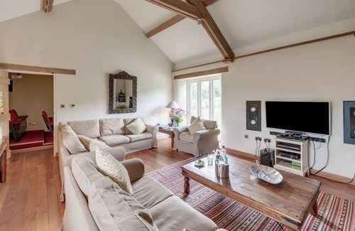 Modbury House | Quality Stone Barns With Heated Swimming Pool Located in 64 Acres Of Farm Land