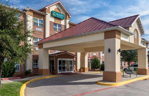 Addison Hotel | Quality Suites Addison-Dallas