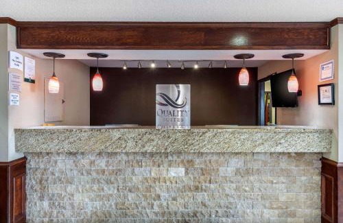 Addison Hotel | Quality Suites Addison-Dallas