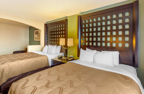 Sherman Hotel | Quality Suites Sherman