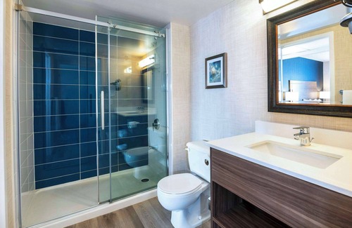 Whitby Hotel | Quality Suites Whitby
