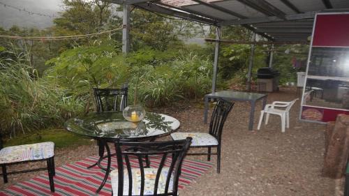 Repentance Creek Hotel | Quand0ng Valley Inn The Waterfall Room