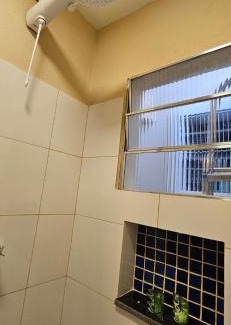 Centro Comercial House | Quarto 100m da praia Pereque