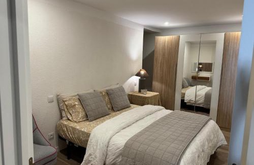 Reboleira House | Quarto aconchegante