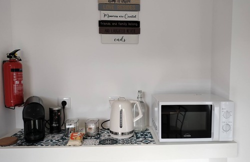 Senhora da Hora Apartment | Quarto com Kitchenet junto ao Metro