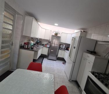 Santo Amaro House | Quarto em Santo Amaro metrô Borba Gato
