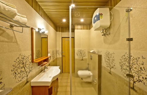 Sidhpur Hotel | Quartz Himalayan Brothers