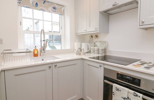 Salcombe House | QUAY COTTAGE, family friendly, with a garden in Salcombe