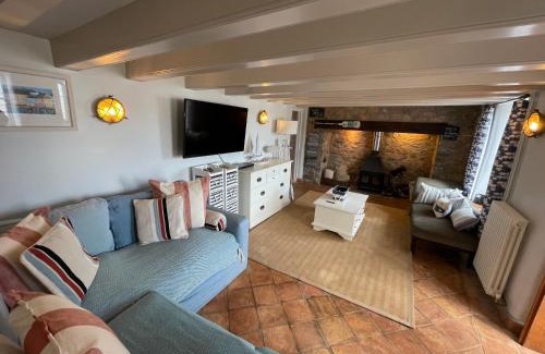 Dittisham House | Quay Cottage Nautical themed Right on the estuary Dittisham Family friendly