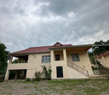 Azerbaijan Ski Chalet | Quba Dağ Mənzərəli Bağ Evi Quba Mountain View Garden House