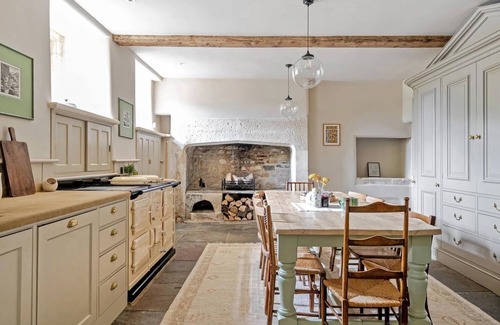 Bathampton House | Queen Anne period home near Bath