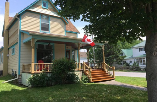 Wellington House | Queen Anne Victorian cottage on Main Street in heart of Wellington