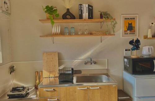 Miyakojima Apartment | Queen bed 50inch TV Convenience store 1 min walk Washing machine Netflix