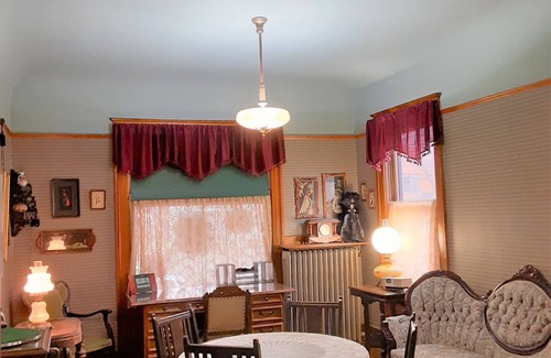 Downtown Toledo House | Queen Bed in Historic Victorian Bed and Breakfast
