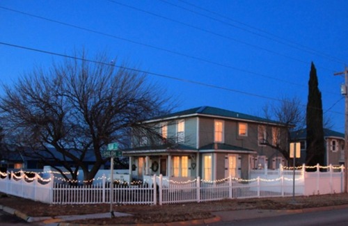 San Angelo Bed & Breakfast | Queen Ensuite with Garden View at Music Garden Mansion