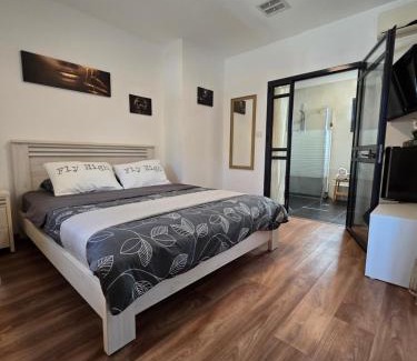 Kiryat Ata Apartment | Queen Indulgent suites for couples