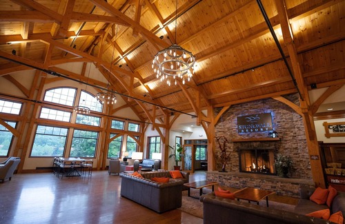 Roanoke Cabin | Queen Lodge | 2 Beds + Pet | No Hidden Fees