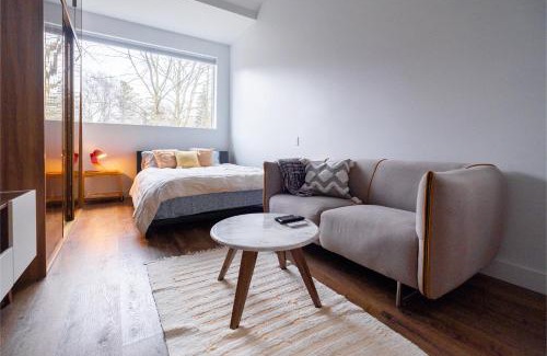 Swansea House | Queen Loft in Nature