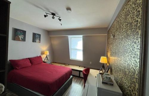 Trinity - Bellwoods Hotel | Queen Nest Hotel