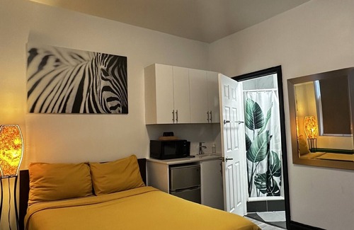 Trinity - Bellwoods Hotel | Queen Nest Hotel