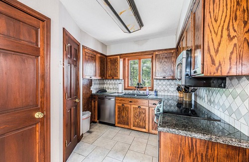 Penrod House | Queen of Lake Malone